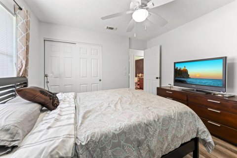 House in Port St. Lucie, Florida 5 bedrooms, 248.79 sq.m. № 2081944 - photo 23