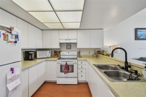 Condo in Clearwater, Florida, 2 bedrooms  № 1809982 - photo 22