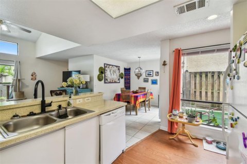 Condo in Clearwater, Florida, 2 bedrooms  № 1809982 - photo 23