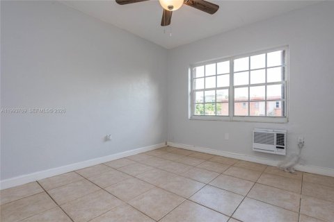 Copropriété à louer à Miami, Floride: 1 chambre, 53.88 m2 № 2055615 - photo 13