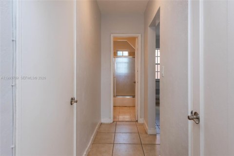 Copropriété à louer à Miami, Floride: 1 chambre, 53.88 m2 № 2055615 - photo 11