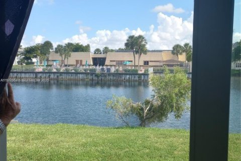 Condominio en venta en Sunrise, Florida, 1 dormitorio, 59.46 m2 № 1983591 - foto 11