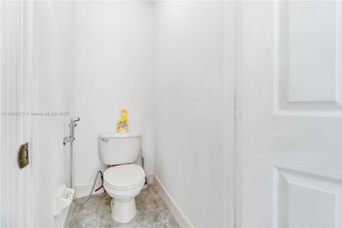 Casa en venta en Pembroke Pines, Florida, 3 dormitorios, 181.35 m2 № 1891985 - foto 18
