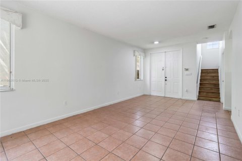 Casa en venta en Pembroke Pines, Florida, 3 dormitorios, 181.35 m2 № 1891985 - foto 6