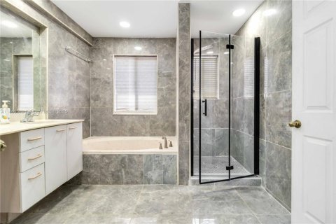 Casa en venta en Pembroke Pines, Florida, 3 dormitorios, 181.35 m2 № 1891985 - foto 17