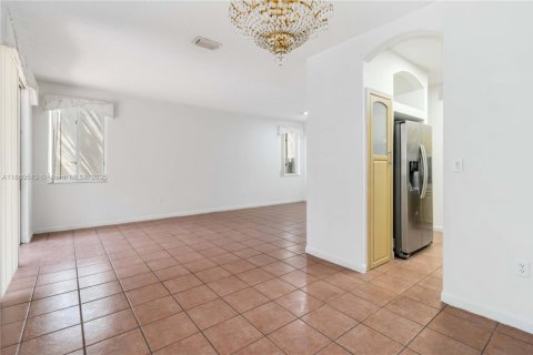 Casa en venta en Pembroke Pines, Florida, 3 dormitorios, 181.35 m2 № 1891985 - foto 10