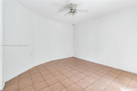 Casa en venta en Pembroke Pines, Florida, 3 dormitorios, 181.35 m2 № 1891985 - foto 11