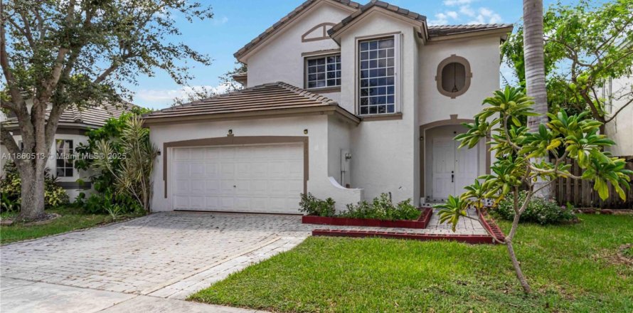 Casa en Pembroke Pines, Florida 3 dormitorios, 181.35 m2 № 1891985