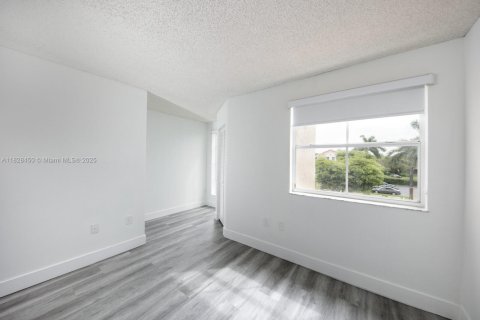 Copropriété à louer à Miami, Floride: 2 chambres, 79.8 m2 № 1936255 - photo 4