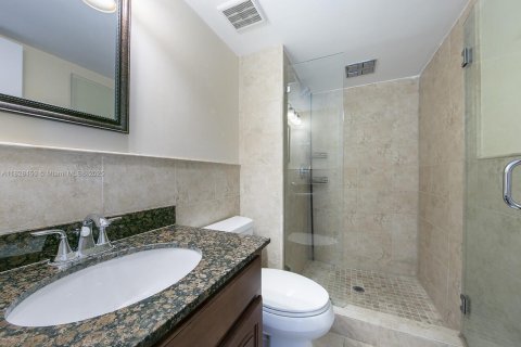 Copropriété à louer à Miami, Floride: 2 chambres, 79.8 m2 № 1936255 - photo 6
