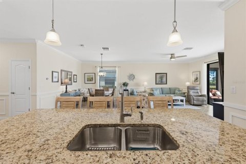 House in Venice, Florida 4 bedrooms, 189.06 sq.m. № 2152109 - photo 20