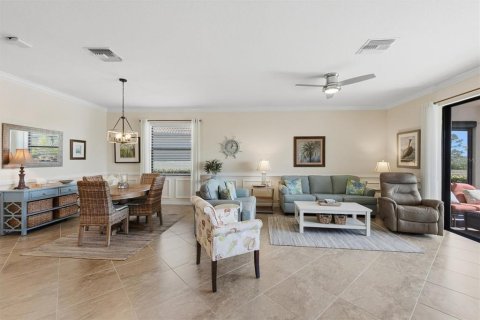 House in Venice, Florida 4 bedrooms, 189.06 sq.m. № 2152109 - photo 14