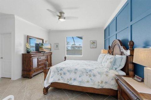 House in Venice, Florida 4 bedrooms, 189.06 sq.m. № 2152109 - photo 8