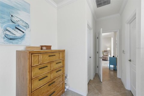 House in Venice, Florida 4 bedrooms, 189.06 sq.m. № 2152109 - photo 12