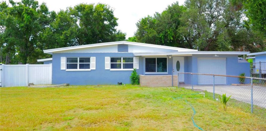 House in Pinellas Park, Florida 4 bedrooms, 134.24 sq.m. № 1871015