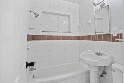 Купить виллу или дом в Пинеллас-Парк, Флорида 4 комнаты, 134.24м2, № 1871015 - фото 6