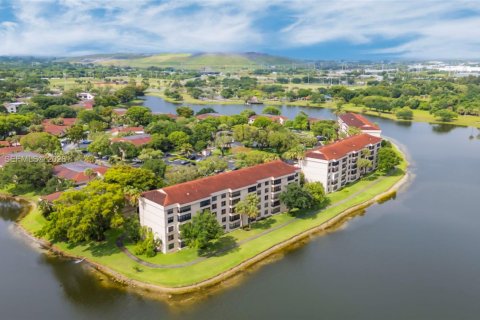 Condominio en Coconut Creek, Florida, 2 dormitorios  № 2085779