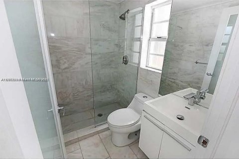 Condominio en venta en Miami Beach, Florida, 49.05 m2 № 1683572 - foto 9