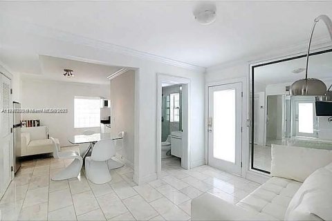 Condominio en venta en Miami Beach, Florida, 49.05 m2 № 1683572 - foto 3
