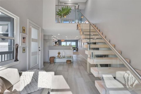 Townhouse in Hutchinson Island South, Florida 2 bedrooms, 157.47 sq.m. № 1921094 - photo 4