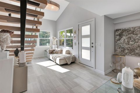 Townhouse in Hutchinson Island South, Florida 2 bedrooms, 157.47 sq.m. № 1921094 - photo 5