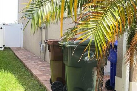 Casa en venta en Kissimmee, Florida, 4 dormitorios, 244.15 m2 № 1915417 - foto 16