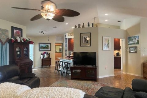 House in Spring Hill, Florida 3 bedrooms, 188.22 sq.m. № 1811044 - photo 6
