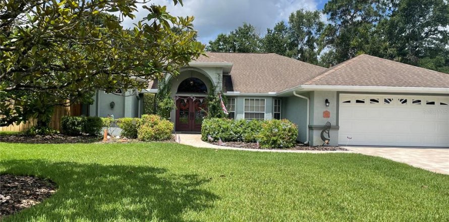 House in Spring Hill, Florida 3 bedrooms, 188.22 sq.m. № 1811044