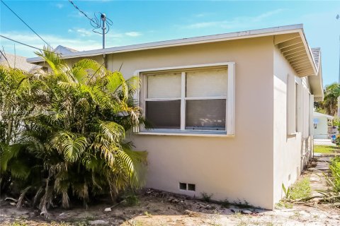 House in Lake Worth, Florida 2 bedrooms, 103.68 sq.m. № 1887698 - photo 16