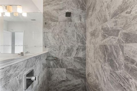 Touwnhouse à vendre à Deerfield Beach, Floride: 3 chambres, 166.02 m2 № 1983207 - photo 18