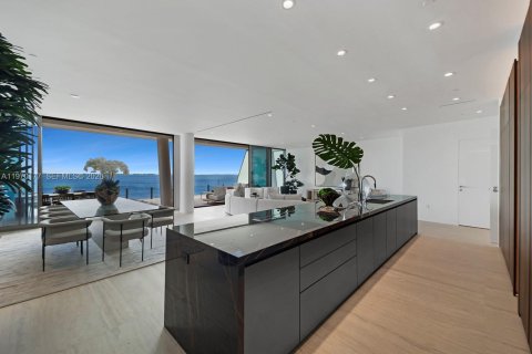 Condominio en venta en Miami, Florida, 4 dormitorios, 344.95 m2 № 2031031 - foto 12