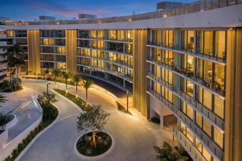 Condominio en venta en Miami, Florida, 4 dormitorios, 344.95 m2 № 2031031 - foto 30