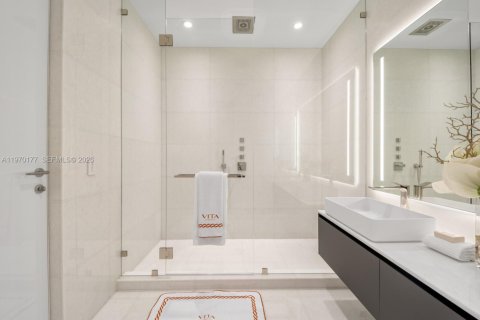 Condominio en venta en Miami, Florida, 4 dormitorios, 344.95 m2 № 2031031 - foto 23