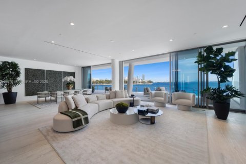 Condominio en venta en Miami, Florida, 4 dormitorios, 344.95 m2 № 2031031 - foto 4