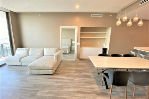 Condo in Miami, Florida, 2 bedrooms  № 1995929 - photo 14