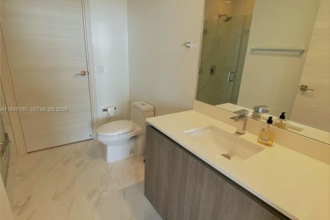 Condo in Miami, Florida, 2 bedrooms  № 1995929 - photo 27
