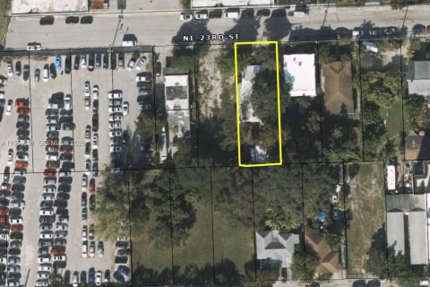 Коммерческая недвижимость в Майами, Флорида № 2020844