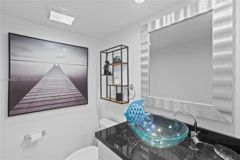 Condo in Aventura, Florida, 1 bedroom  № 2189959 - photo 14