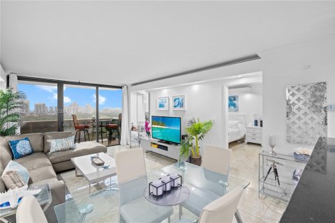 Condo in Aventura, Florida, 1 bedroom  № 2189959 - photo 19