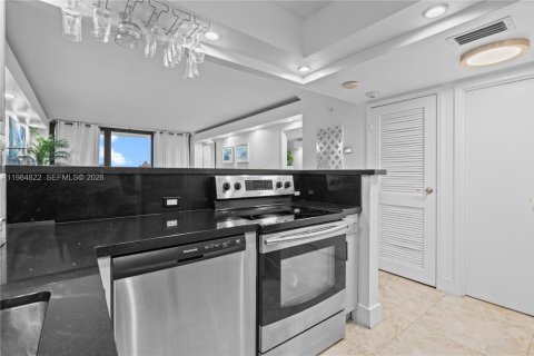 Condo in Aventura, Florida, 1 bedroom  № 2189959 - photo 9