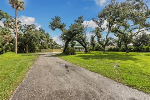 Villa ou maison à vendre à Bradenton, Floride: 3 chambres, 289.39 m2 № 2429255 - photo 2