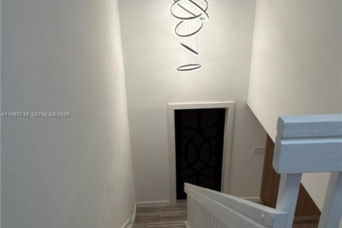 Casa en alquiler en Pembroke Pines, Florida, 4 dormitorios, 196.02 m2 № 2049459 - foto 10