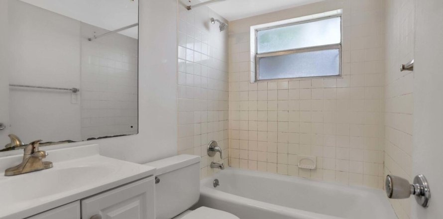 Propiedad comercial en Boynton Beach, Florida 1 dormitorio, 57.23 m2 № 1096475