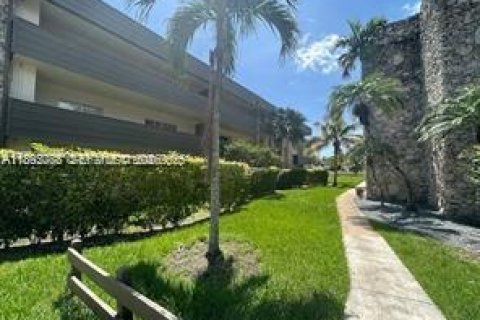 Condo in Miami, Florida, 1 bedroom  № 1944164 - photo 23