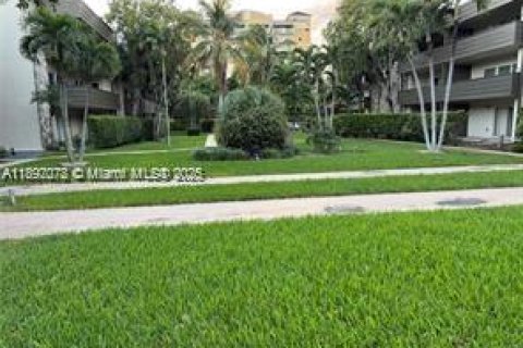Condo in Miami, Florida, 1 bedroom  № 1944164 - photo 15