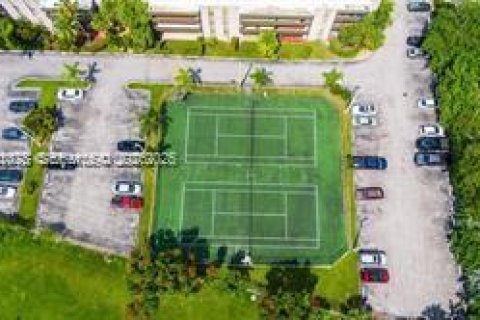 Condo in Miami, Florida, 1 bedroom  № 1944164 - photo 26