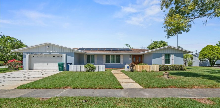 Casa en Miami, Florida 3 dormitorios, 179.77 m2 № 1695487