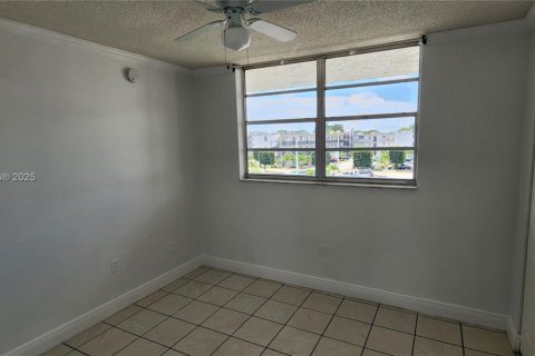 Condominio en venta en Miami, Florida, 2 dormitorios, 103.77 m2 № 1730887 - foto 8