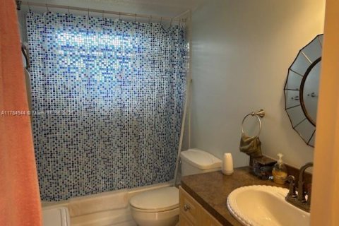 Condo in Sunrise, Florida, 1 bedroom  № 2065749 - photo 9