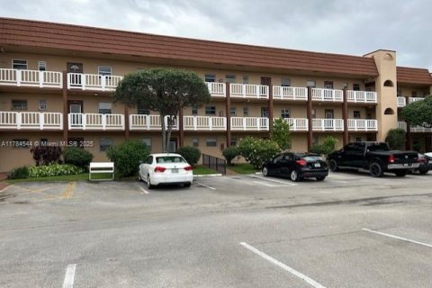 Condo in Sunrise, Florida, 1 bedroom  № 2065749 - photo 12